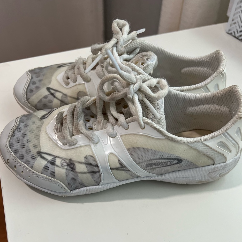 Nfinity Vengeance White cheer Shoes - Picture 2 of 4